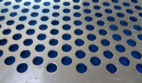 圓孔(kong)沖孔網的(de)度如何保(bao)證