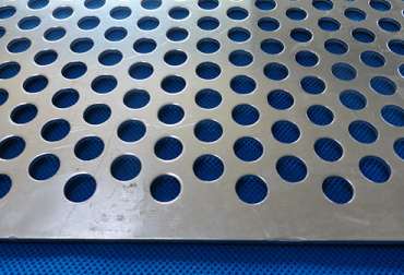 不鏽鋼(gāng)沖孔網的(de)加工注意(yì)要點