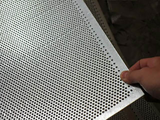 不鏽鋼沖孔(kong)網生産
