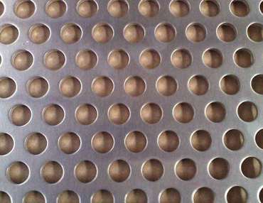 沖孔網(wang)因材質可(ke)以用于裝(zhuang)飾