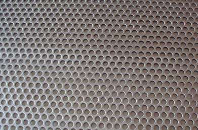 你知道鋁(lǚ)闆沖孔網(wang)變黑的原(yuan)因嗎