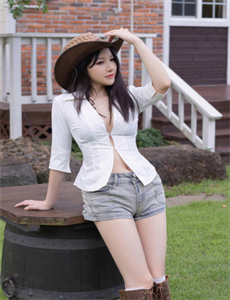 《同桌的你电影插曲-歪歪女主播不雅视频》