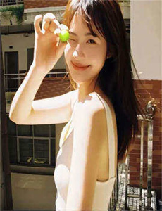 《97se在线-女同学第一次看到坤坤的样子》
